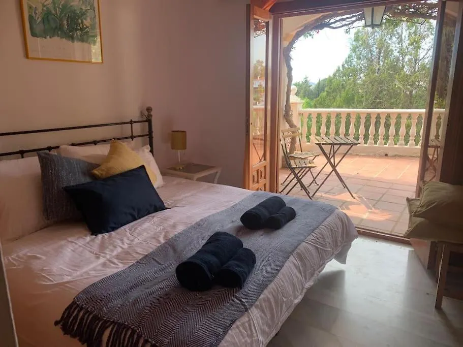Villa Casa Hermosa Mijas- 7 Bedroom Villa-Sleeps 14 Málaga
