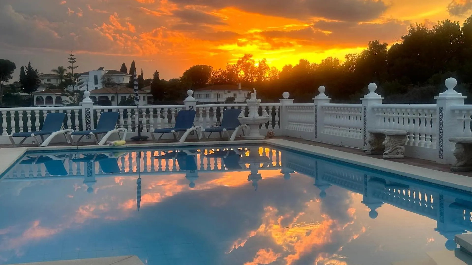 Casa Hermosa Mijas- 7 Bedroom Villa-Sleeps 14 Málaga 0*,